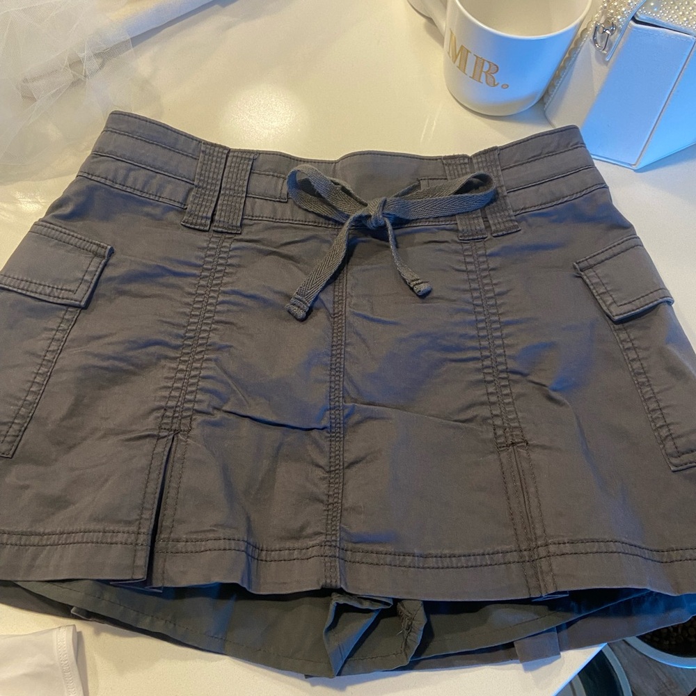 HOLLISTER CARGO SKORT NWT